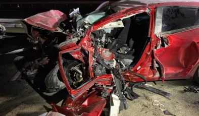 Ankara-Niğde otoyolunda katliam gibi kaza! 4 kişi hayatını kaybetti, 1 yaralı