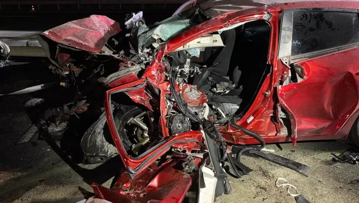 Ankara-Niğde otoyolunda katliam gibi kaza! 4 kişi hayatını kaybetti, 1 yaralı