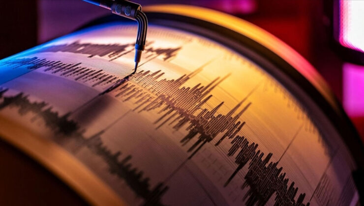 İstanbul’da gece yarısı deprem oldu! Kandilli duyurdu